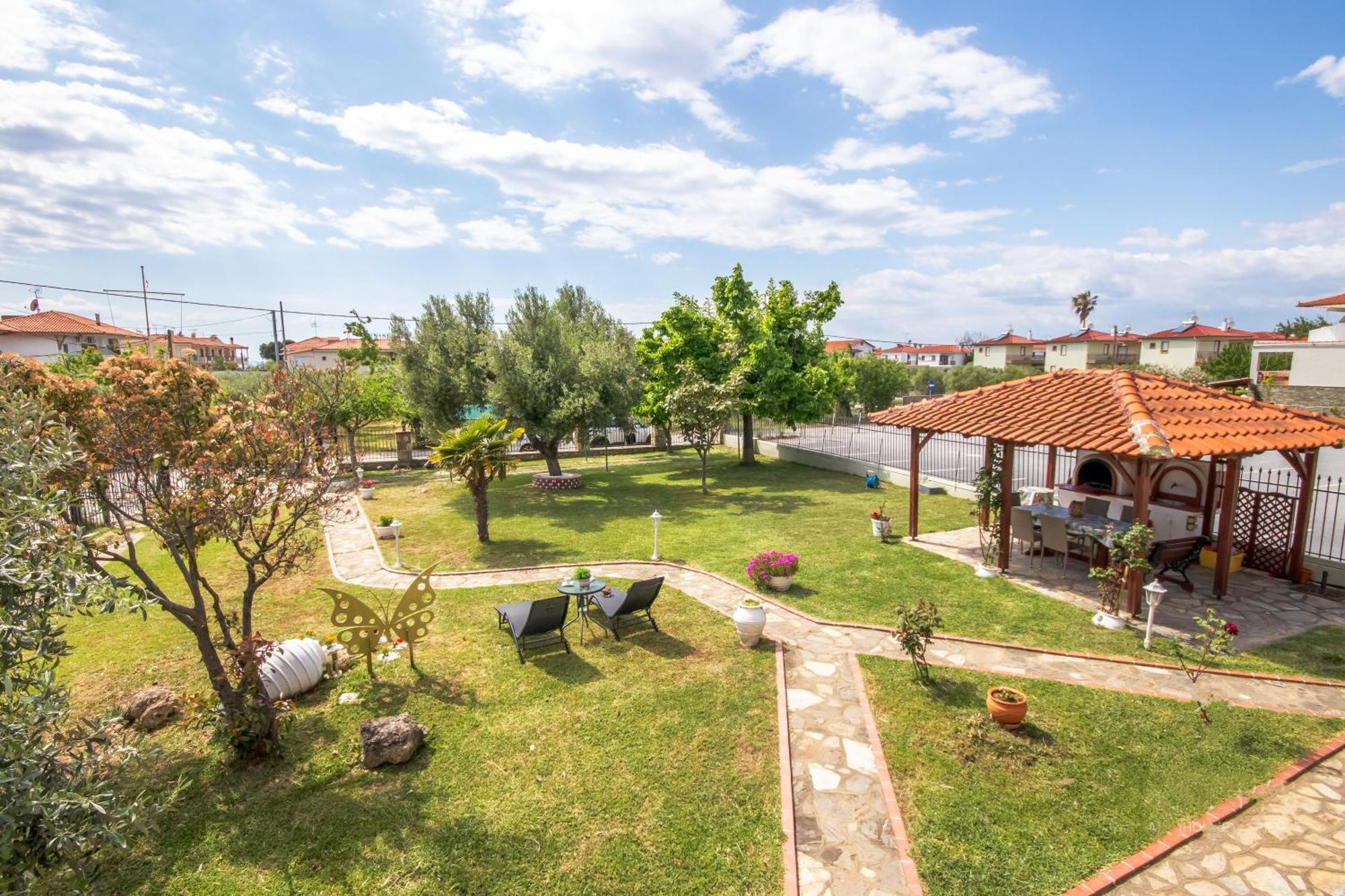 Private 6-Bdrm Villa With Garden 150M To Beach Paradisos Exteriér fotografie