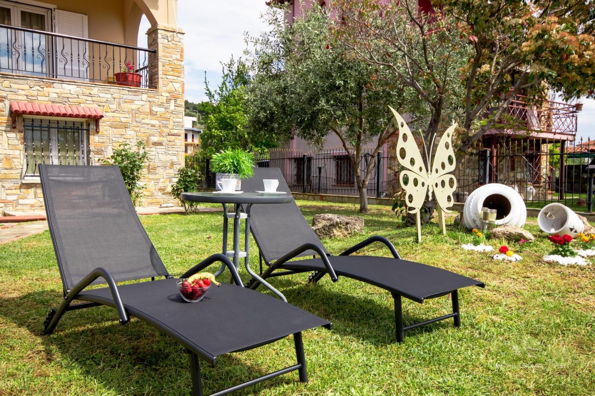 Private 6-Bdrm Villa With Garden 150M To Beach Paradisos Exteriér fotografie