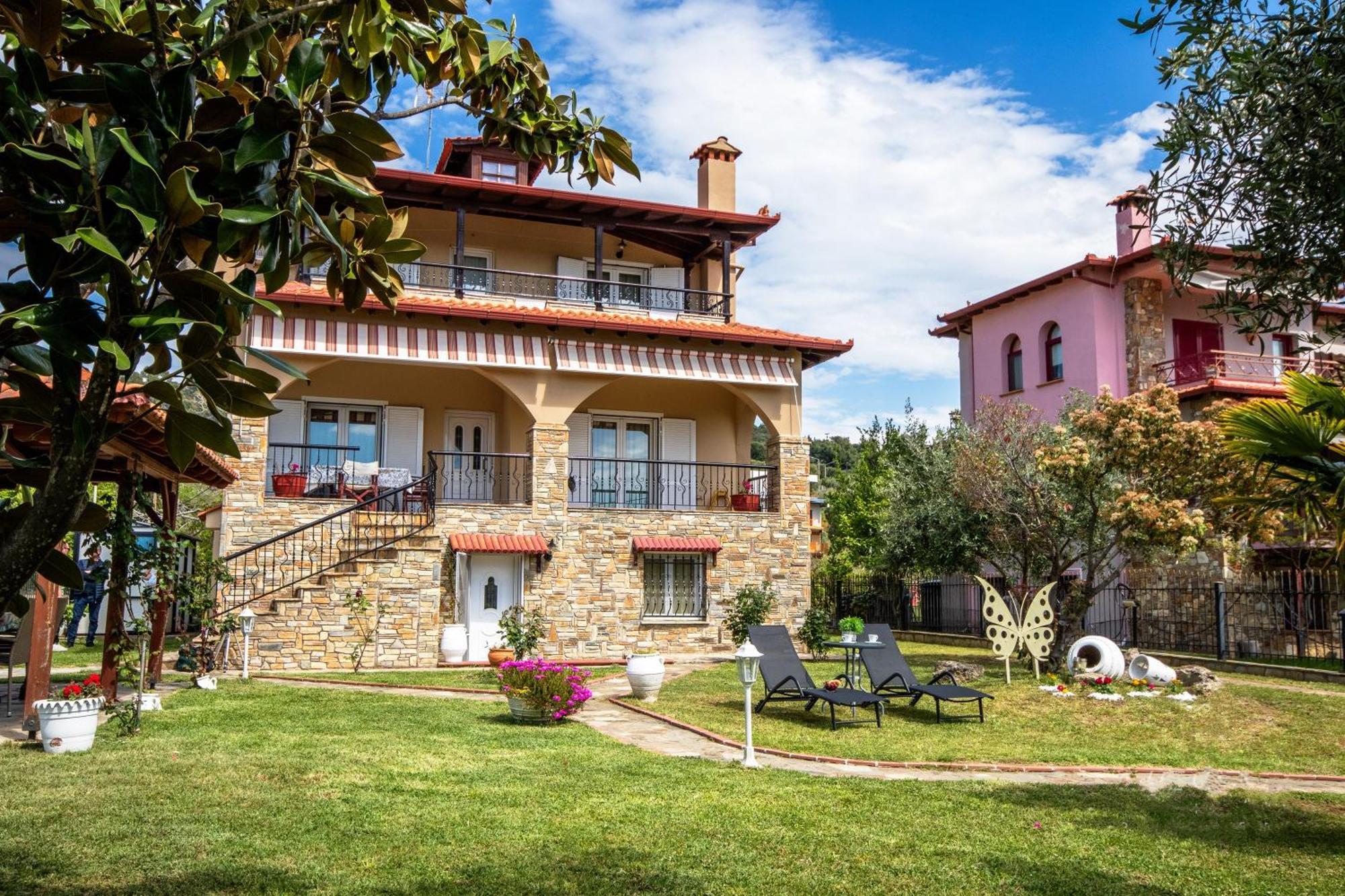 Private 6-Bdrm Villa With Garden 150M To Beach Paradisos Exteriér fotografie