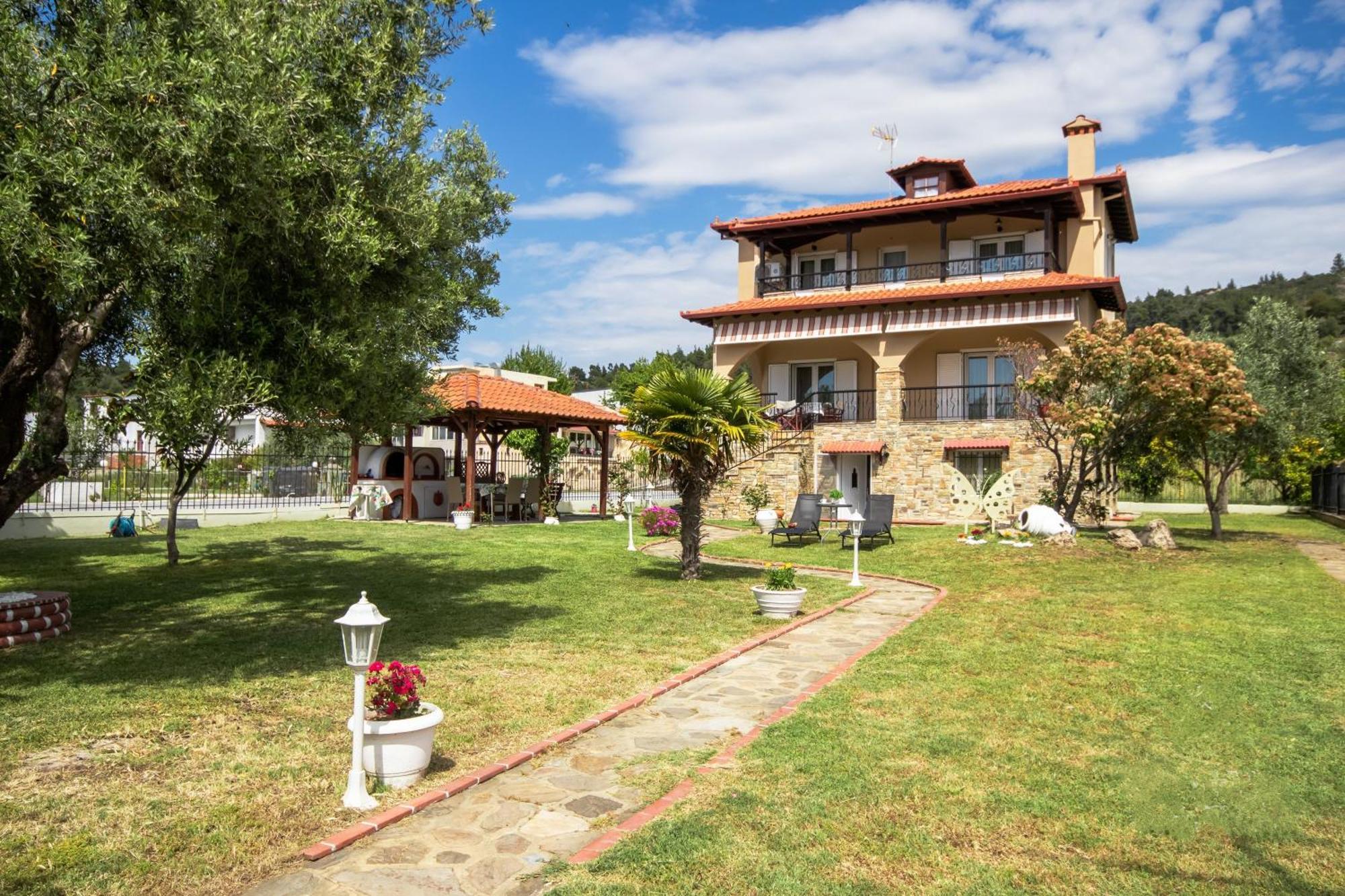 Private 6-Bdrm Villa With Garden 150M To Beach Paradisos Exteriér fotografie